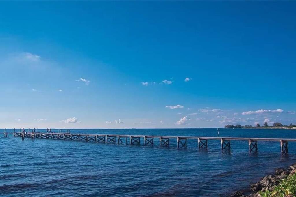 Bay View, Studio206, Beach Steps Away! Pool+Wifi Раскин Экстерьер фото