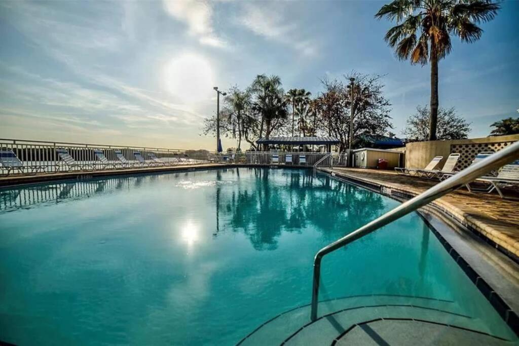 Bay View, Studio206, Beach Steps Away! Pool+Wifi Раскин Экстерьер фото