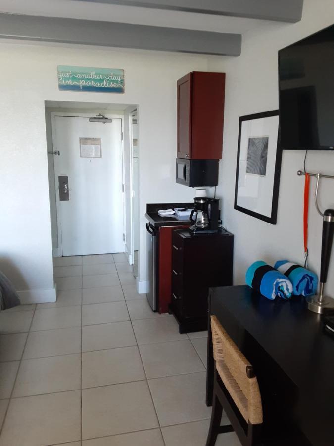 Bay View, Studio206, Beach Steps Away! Pool+Wifi Раскин Экстерьер фото